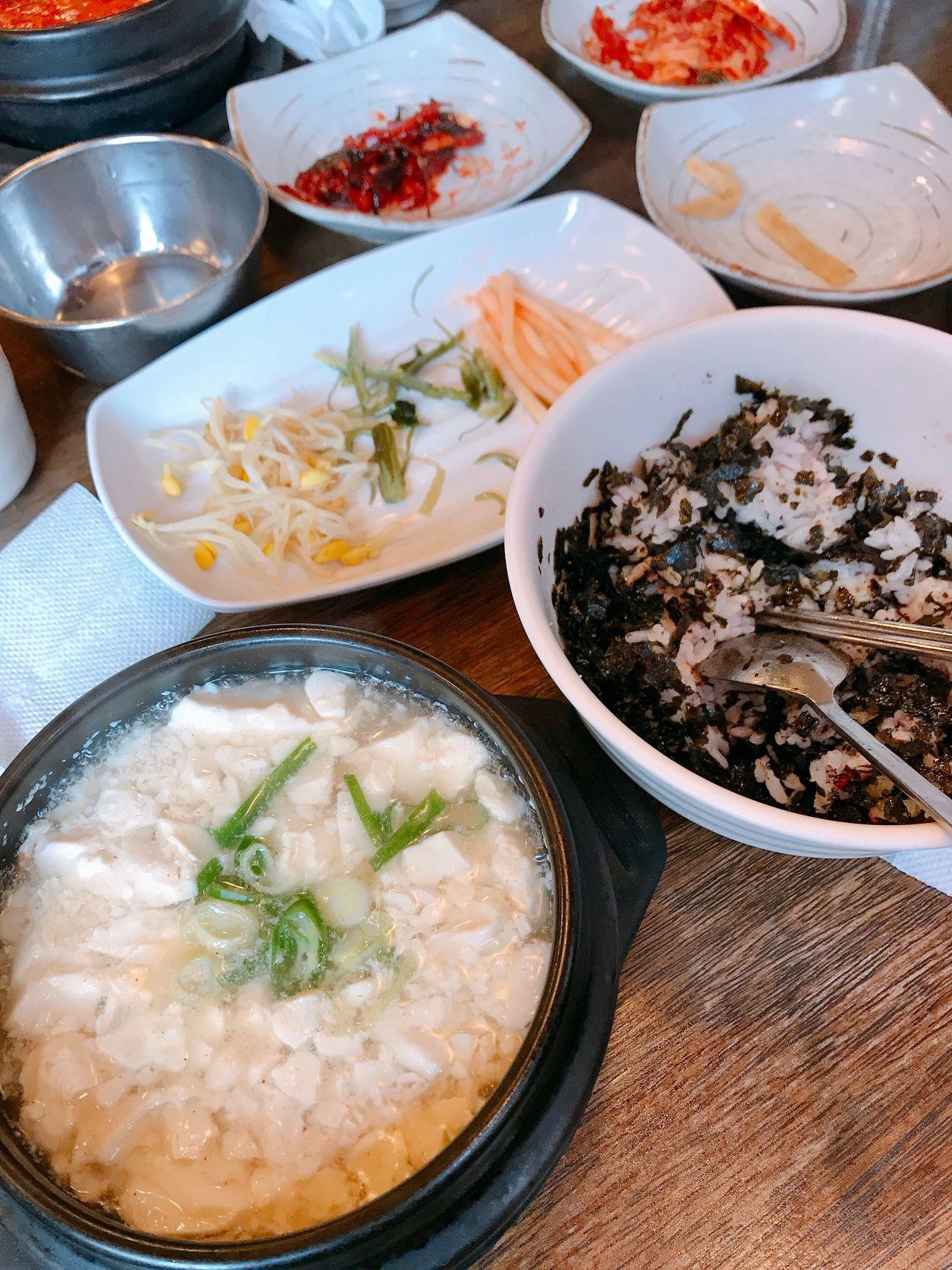 Delizioso ramo di sinchon in stufato di tofu morbido e kimchi image 5