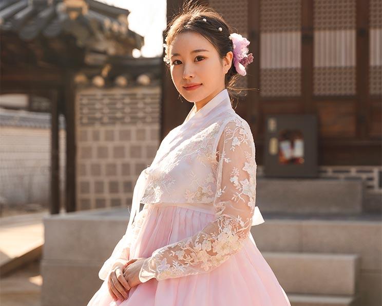 Pengalaman Gyeongbokgung Hanbok di Gigibebe Hanbok-image