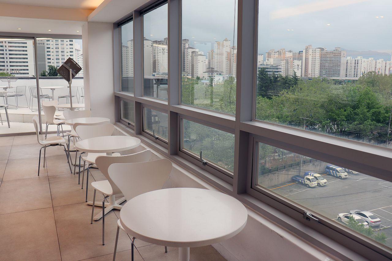 Interior del café Un avion