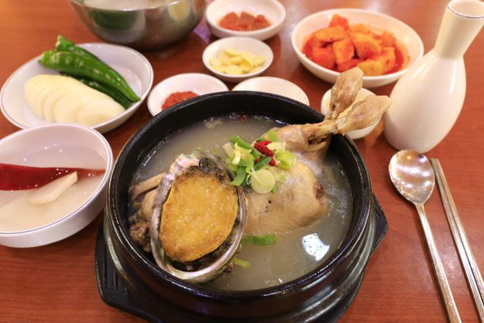 Royal Family Samgyetang image 1