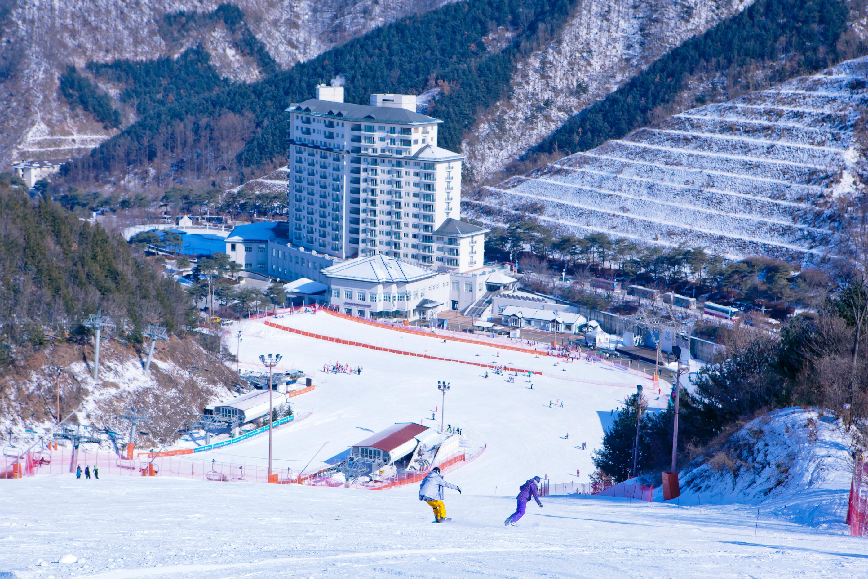 伊利希安江村雪景