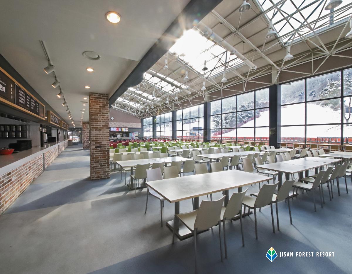 Jisan Forest Winter Ski Day Tour from Seoul