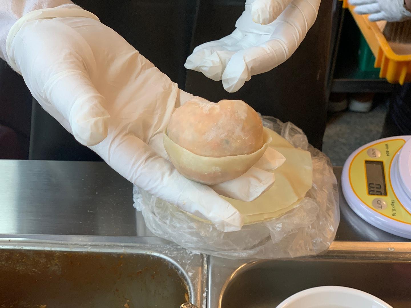 Блюдо с пельменями