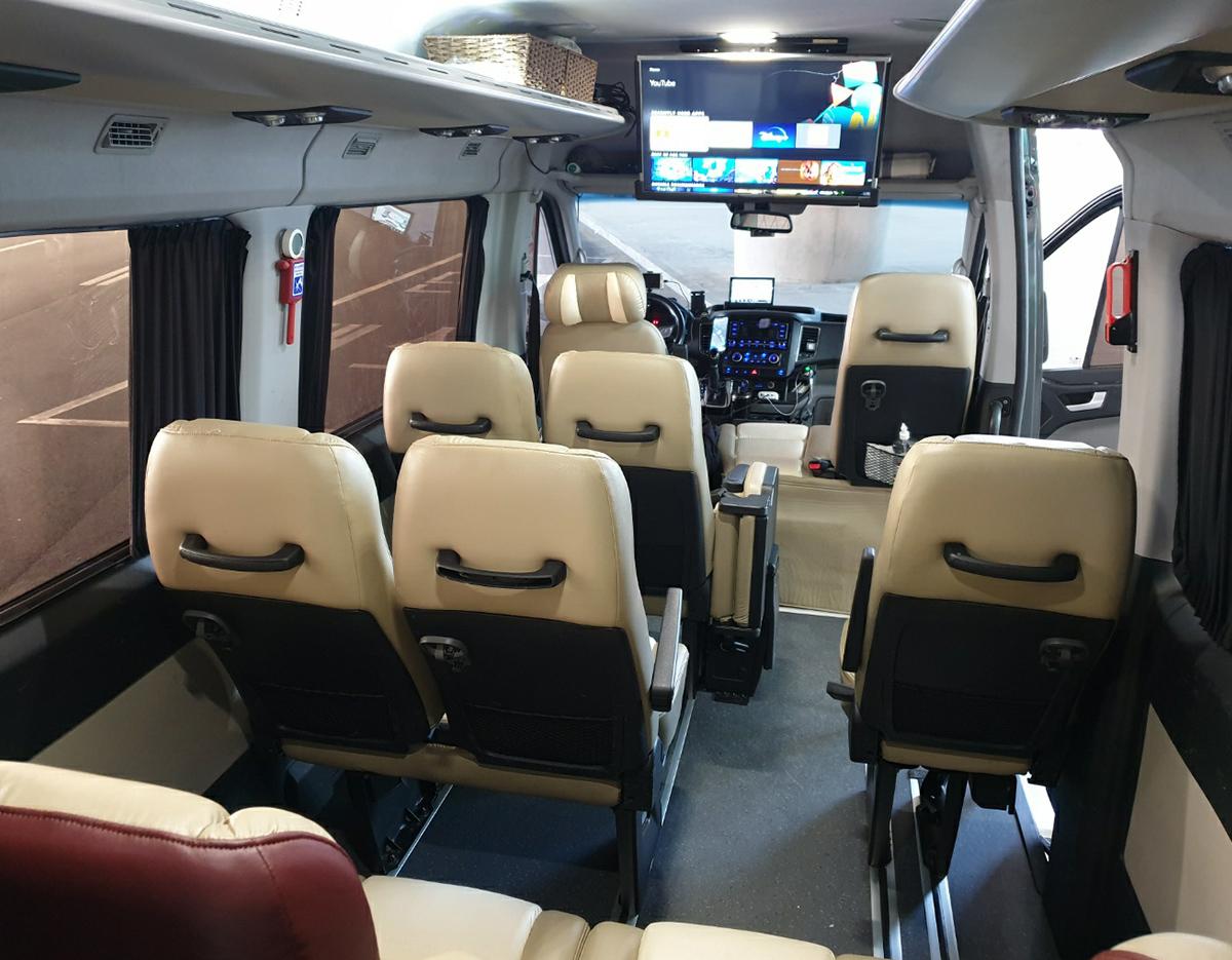 Airport→Seoul 12-Person Limousine