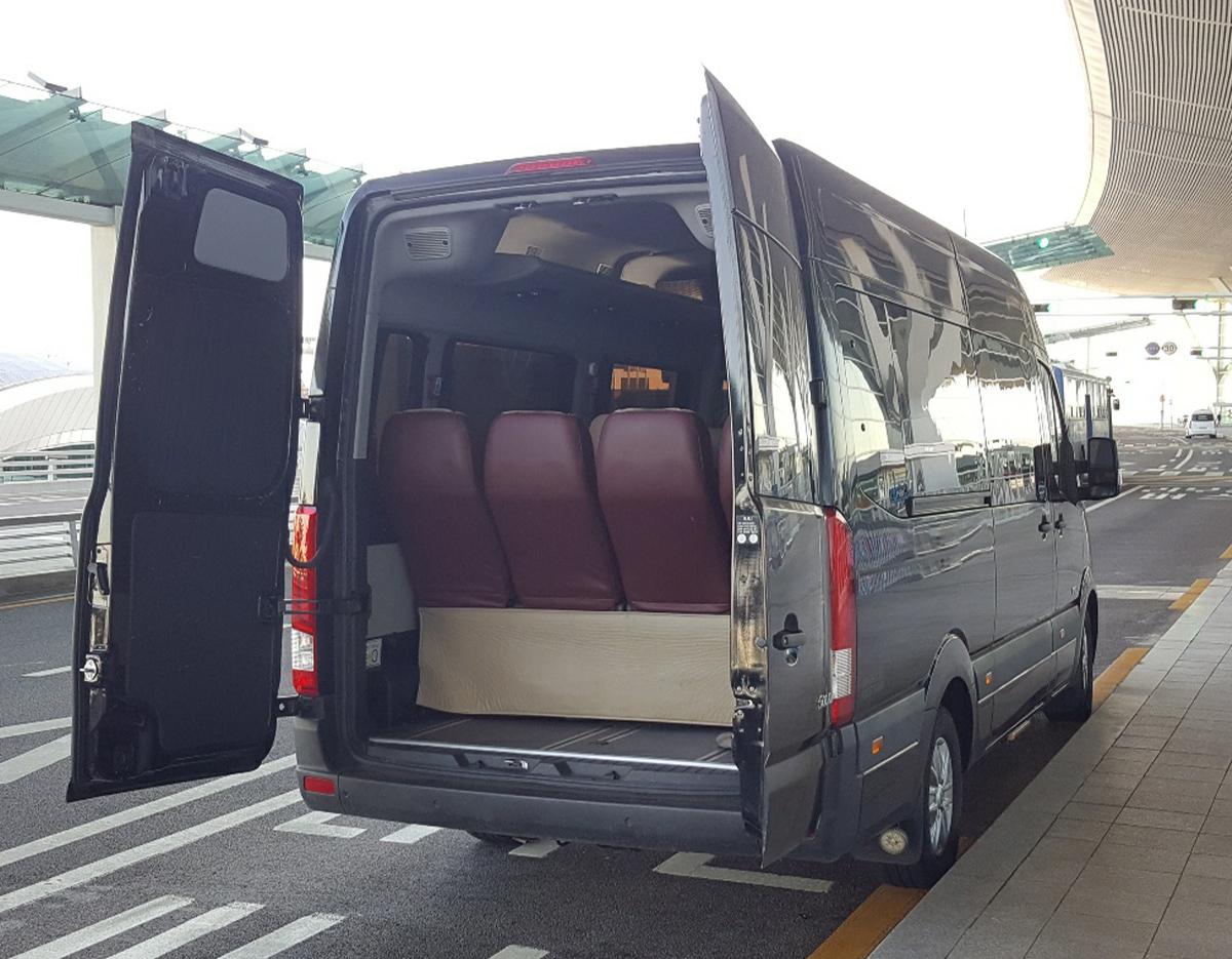 Airport→Seoul 12-Person Limousine