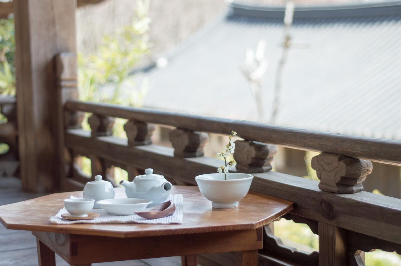 Salle d'expérience du thé nature image 2