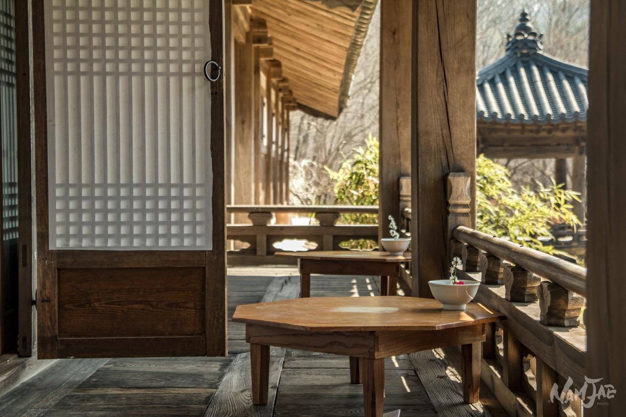 Salle d'expérience du thé nature image 1