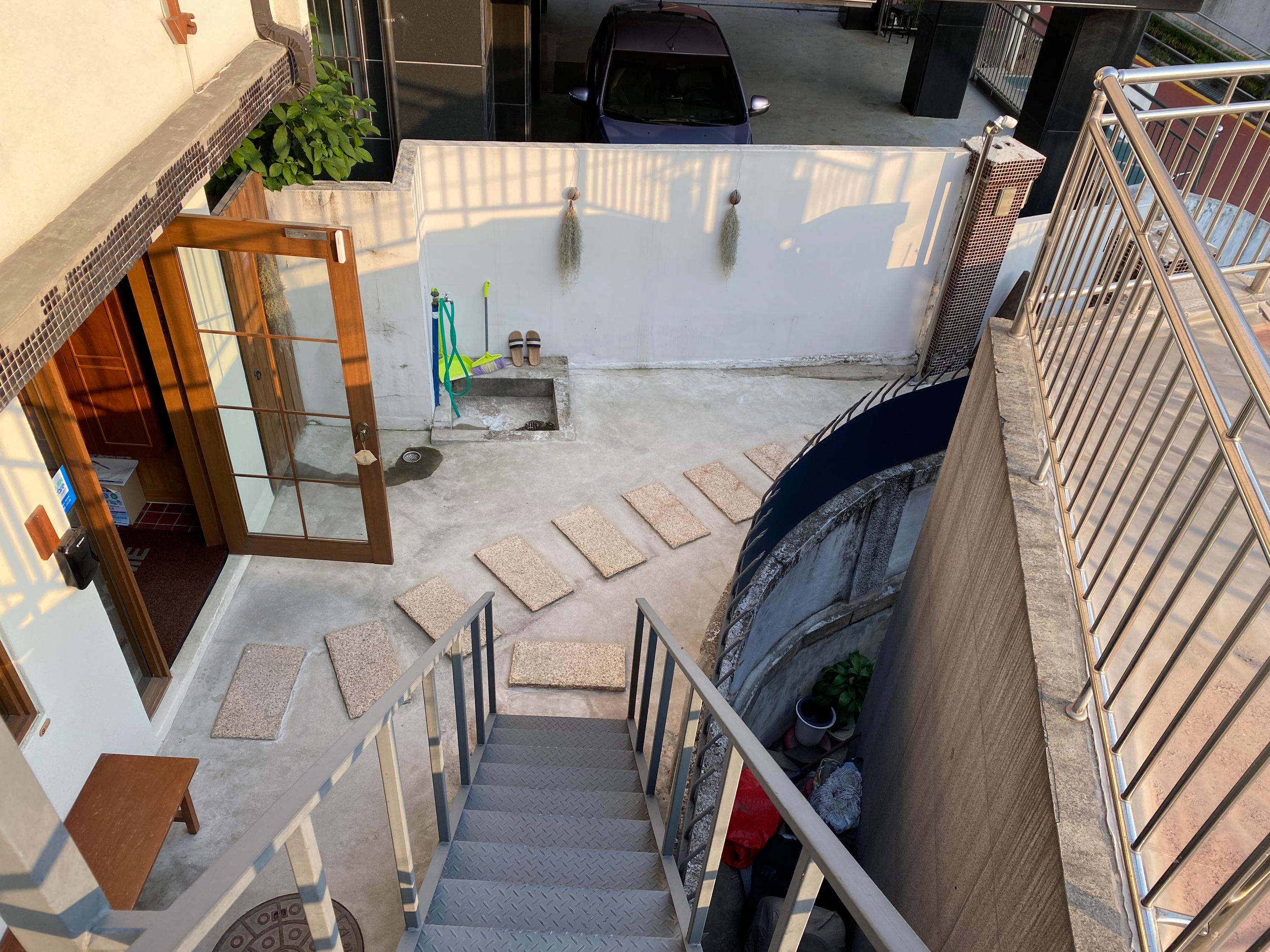 회현 계단집 2층 외부전경