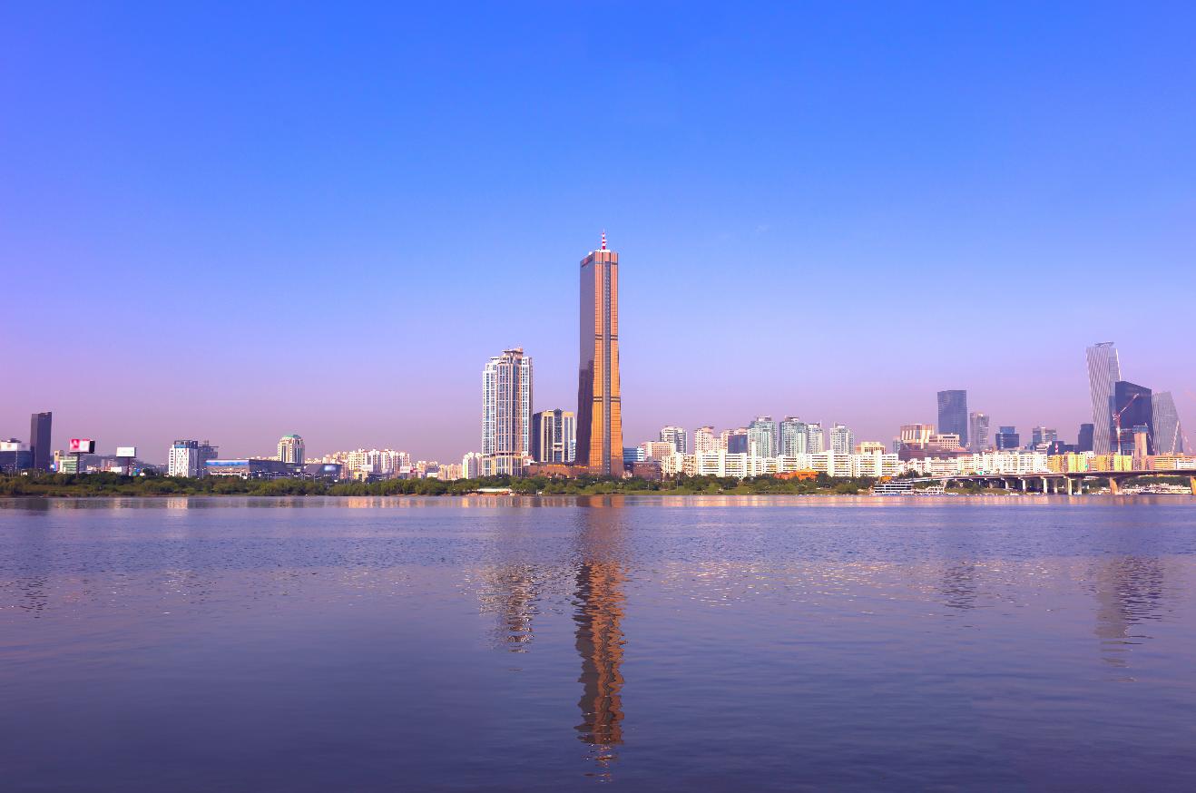 한강과 여의도 63빌딩 전경