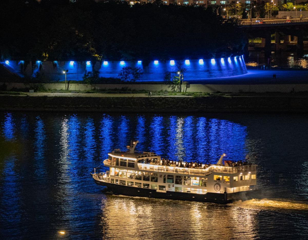 Yeouido cruise
