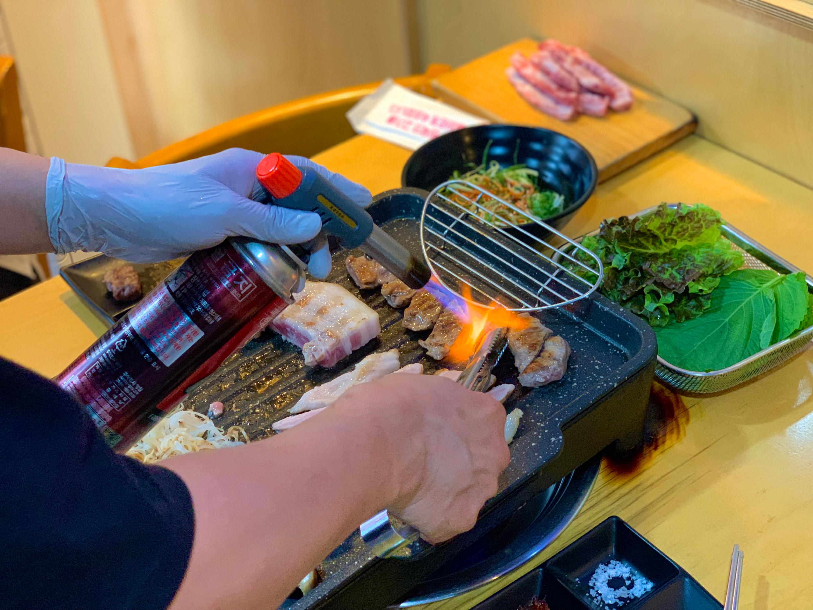 Гэр бүл, найз нөхөд, ганцаараа