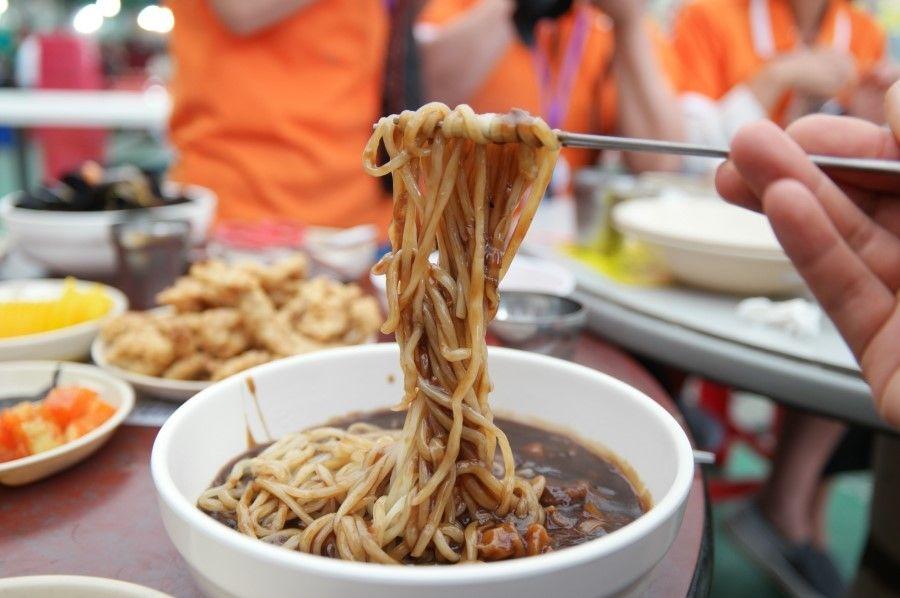 pasar mie kari hitam 1