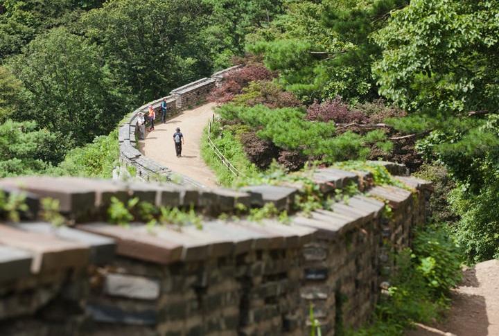 Recorrido a pie por la fortaleza de Namhansanseong-image