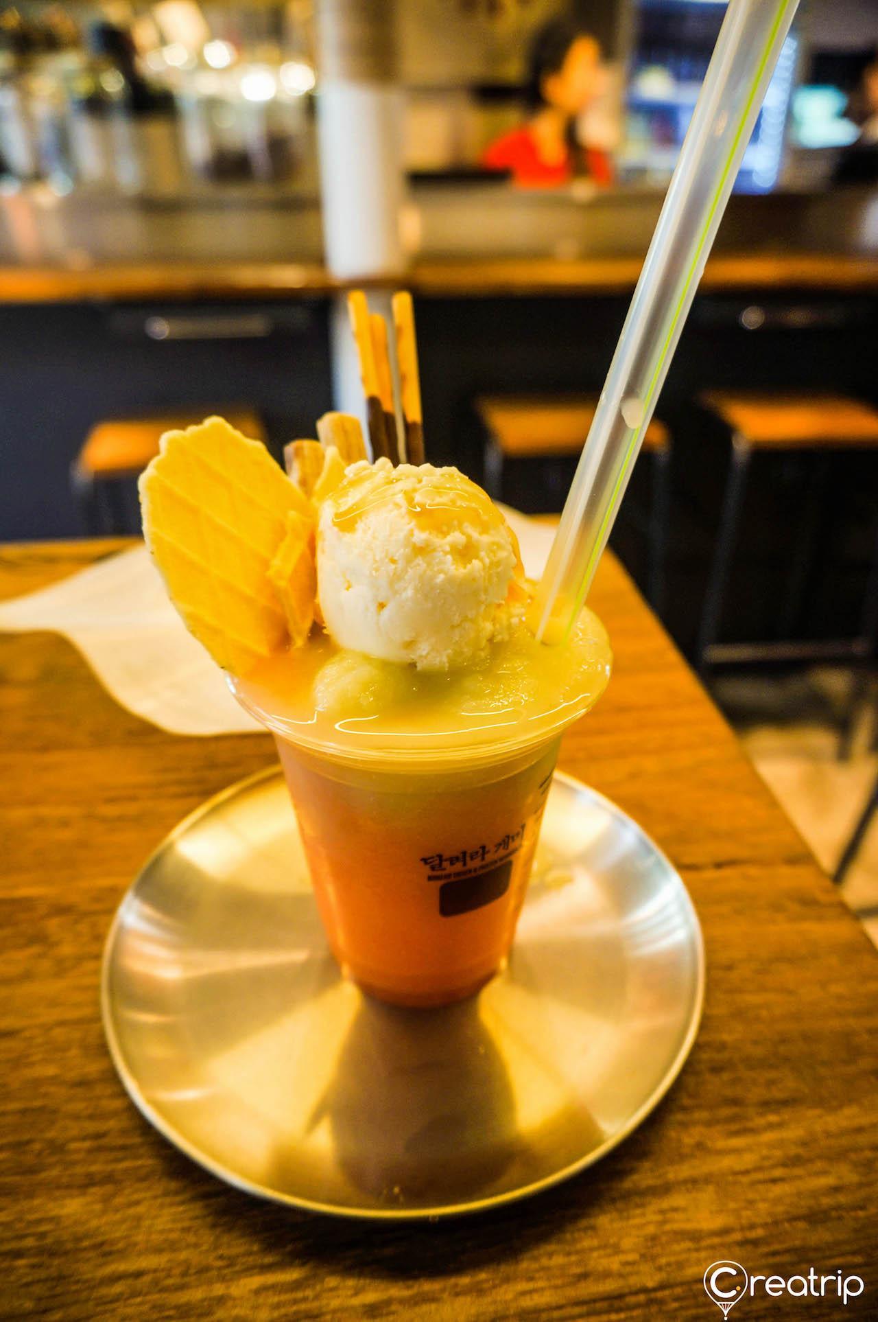 Ant coffee shop image 6