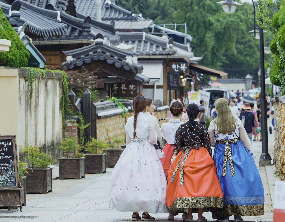 Jeonju Hanok Village + Spring Flowers Day Tour