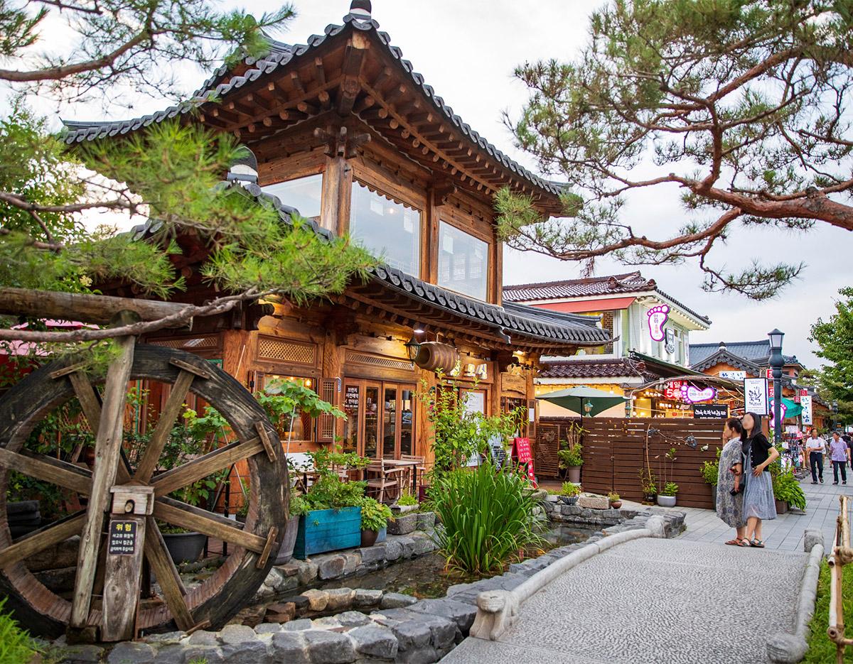 Jeonju Hanok Village & Jangtaesan Serenity Nature Tour