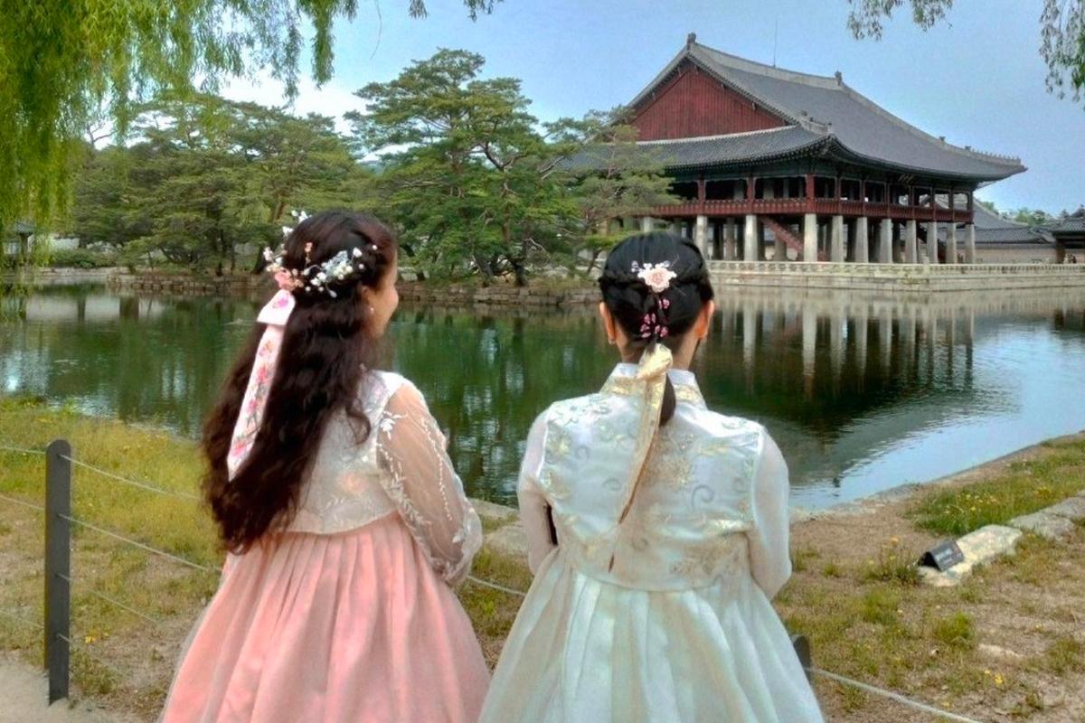Hanok Hanbok | Toko Penyewaan Hanbok Gyeongbokgung-image