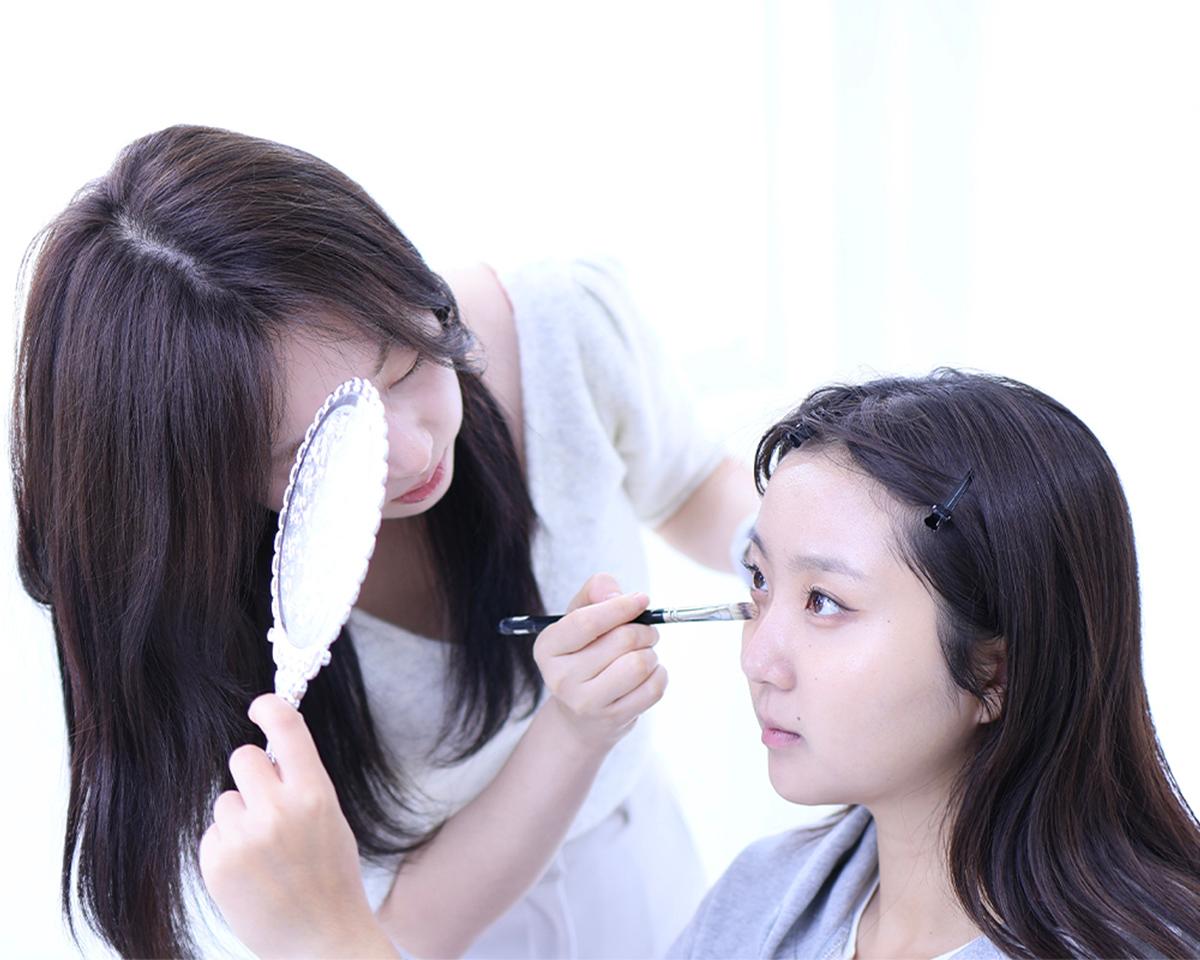 Roa Make-up | Hongdae Make-up Studio-image