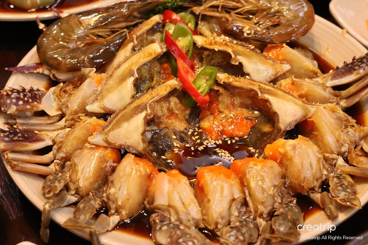 Repas servi chez Hamcho Ganjang Gejang