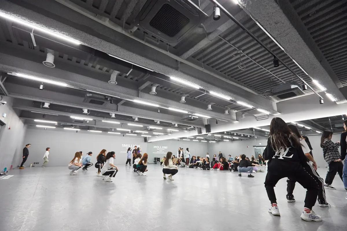 a class at 1million dance studio