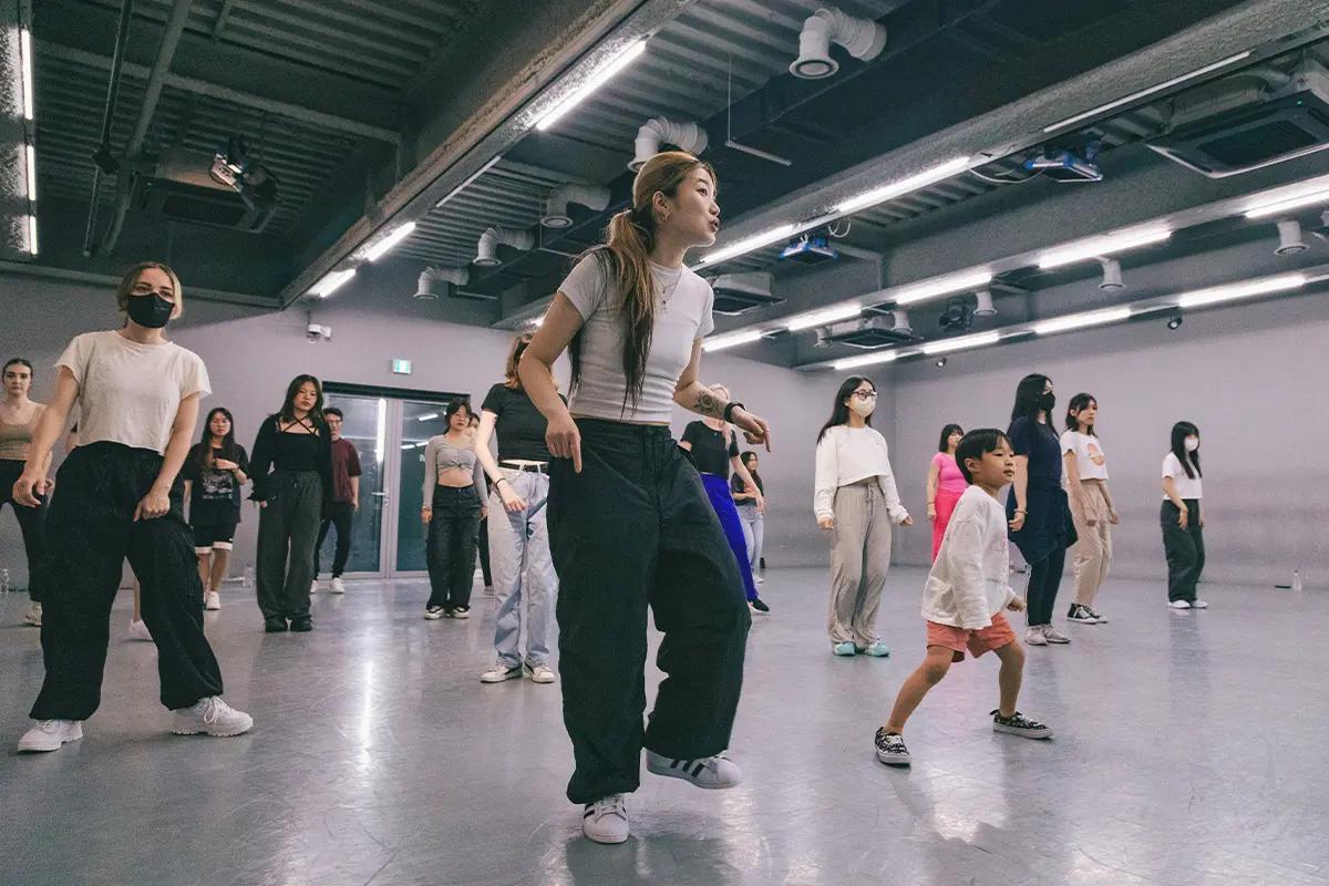 a class at 1million dance studio