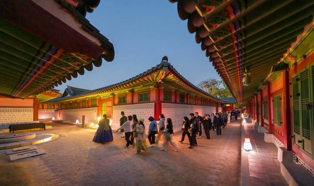 Visite Nocturne à la Lumière des Étoiles de Gyeongbokgung 2025ㅣBillets exclusifs pour les visiteurs étrangers-image