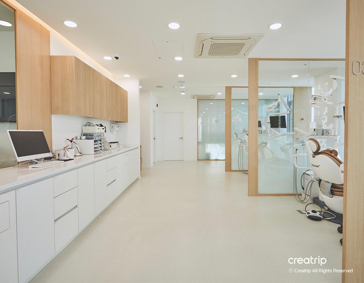 le: dental clinic