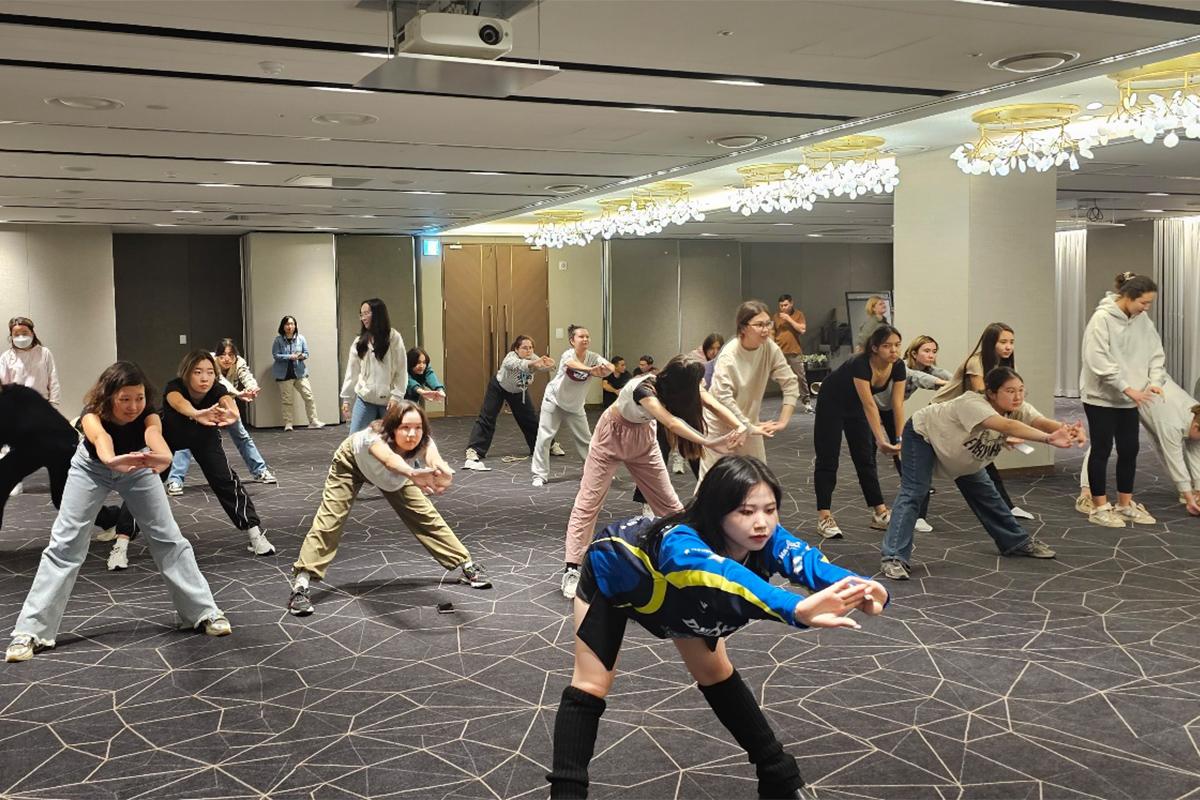 One day K-POP short form Dance class with A Rising Idol, Self Audition Video, Gwangjang Market, Hiker Ground Tour