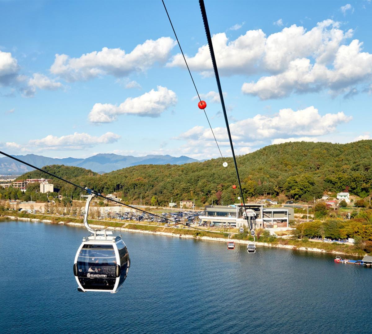 Excursion d'une journée en téléphérique du lac Chuncheon Samaksan et sur l'île de NamiㅣDépart de Séoul-image