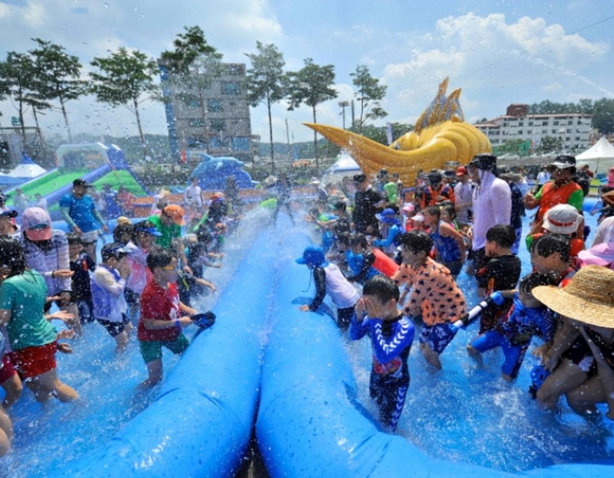 Bonghwa Sweetfish Festival water activity