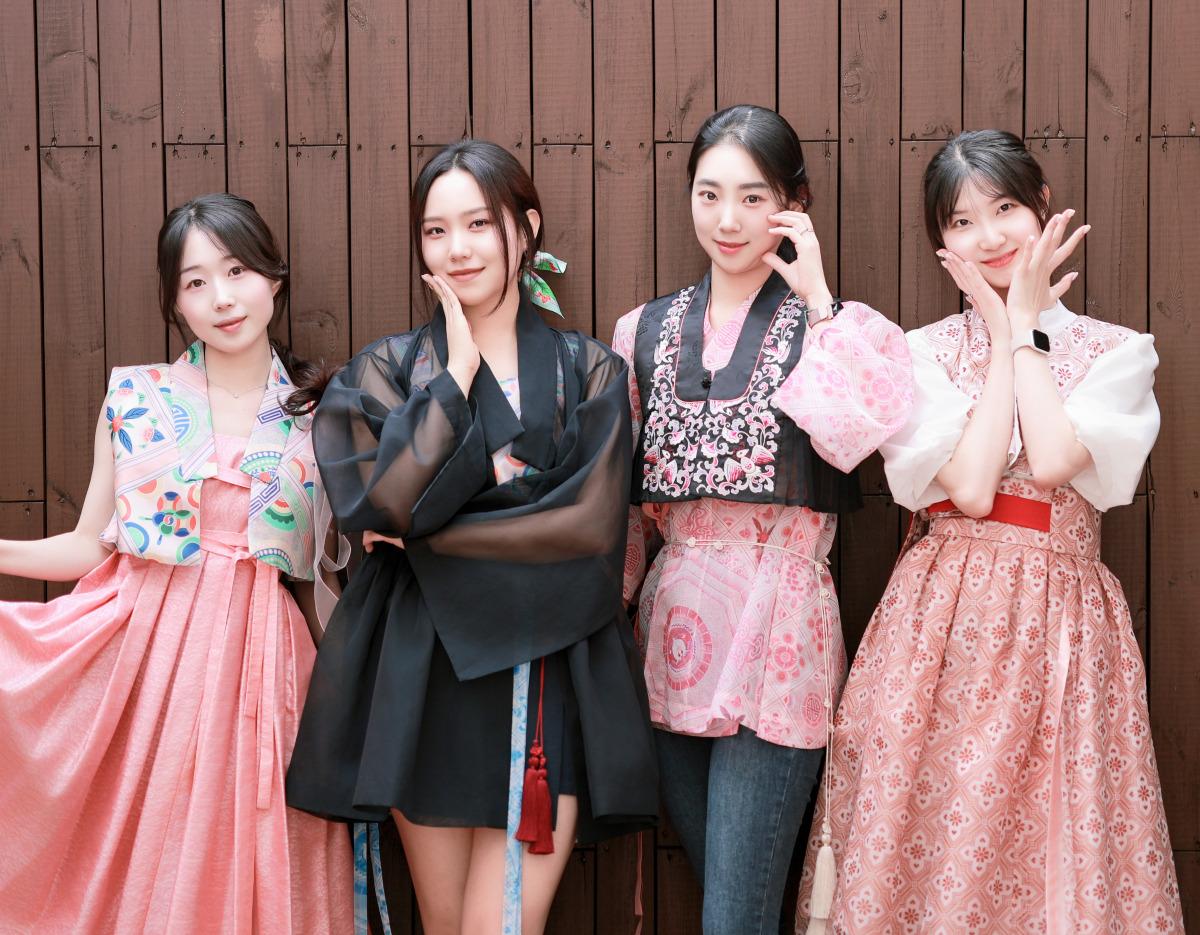 Penyewaan Hanbok Bergaya Modern di GyeongbokgungㅣDanha Hanbok-image