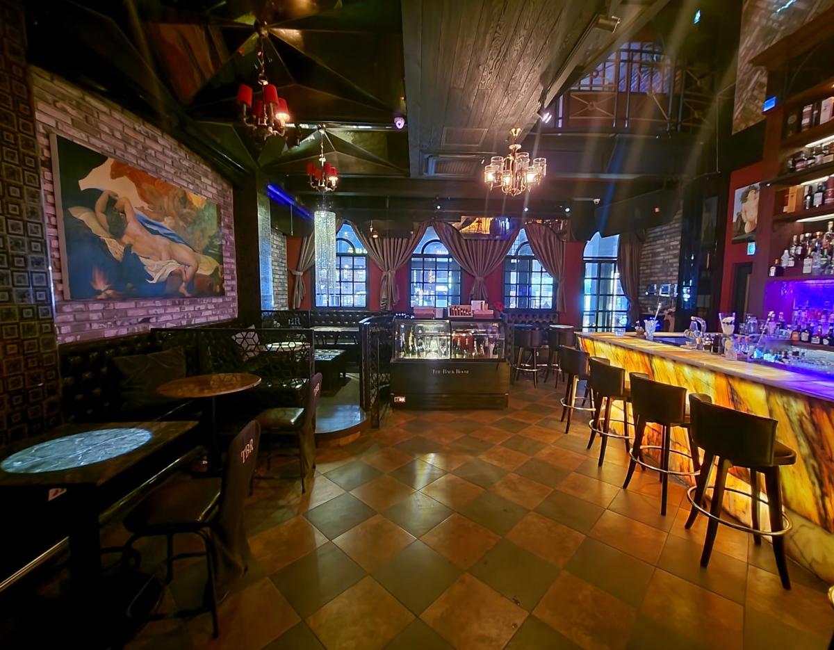 Dining and drinks at TBR The Back Room