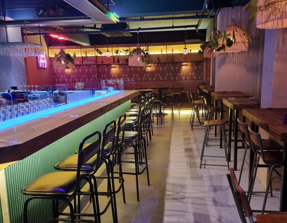 Food and drinks at Fuzzy Navel Seomyeon