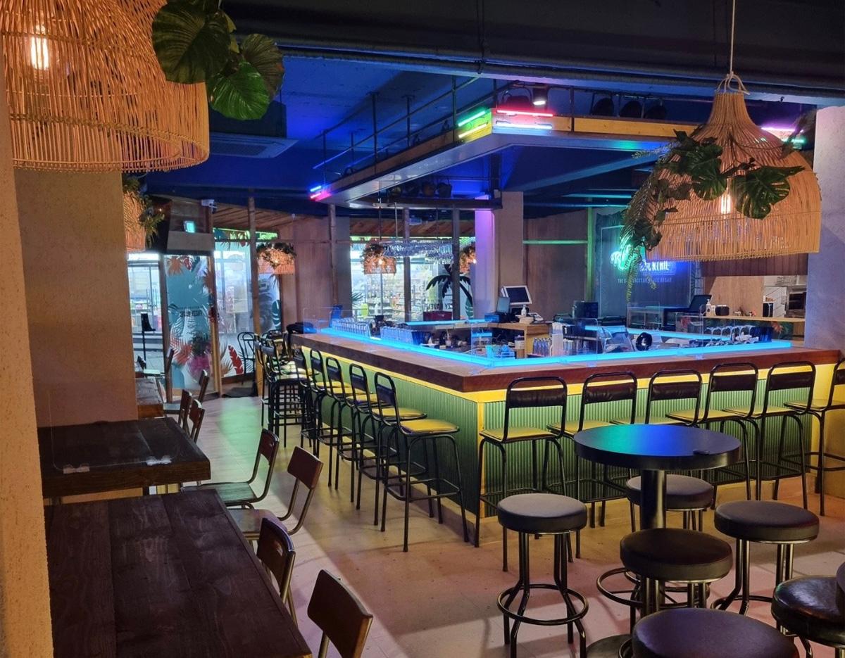 Stylish interior at Fuzzy Navel Seomyeon