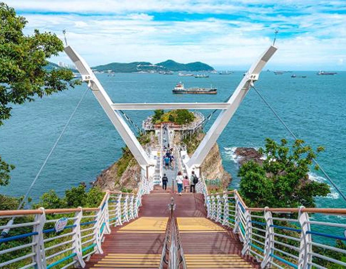 Busan, Daegu Hiking Tour