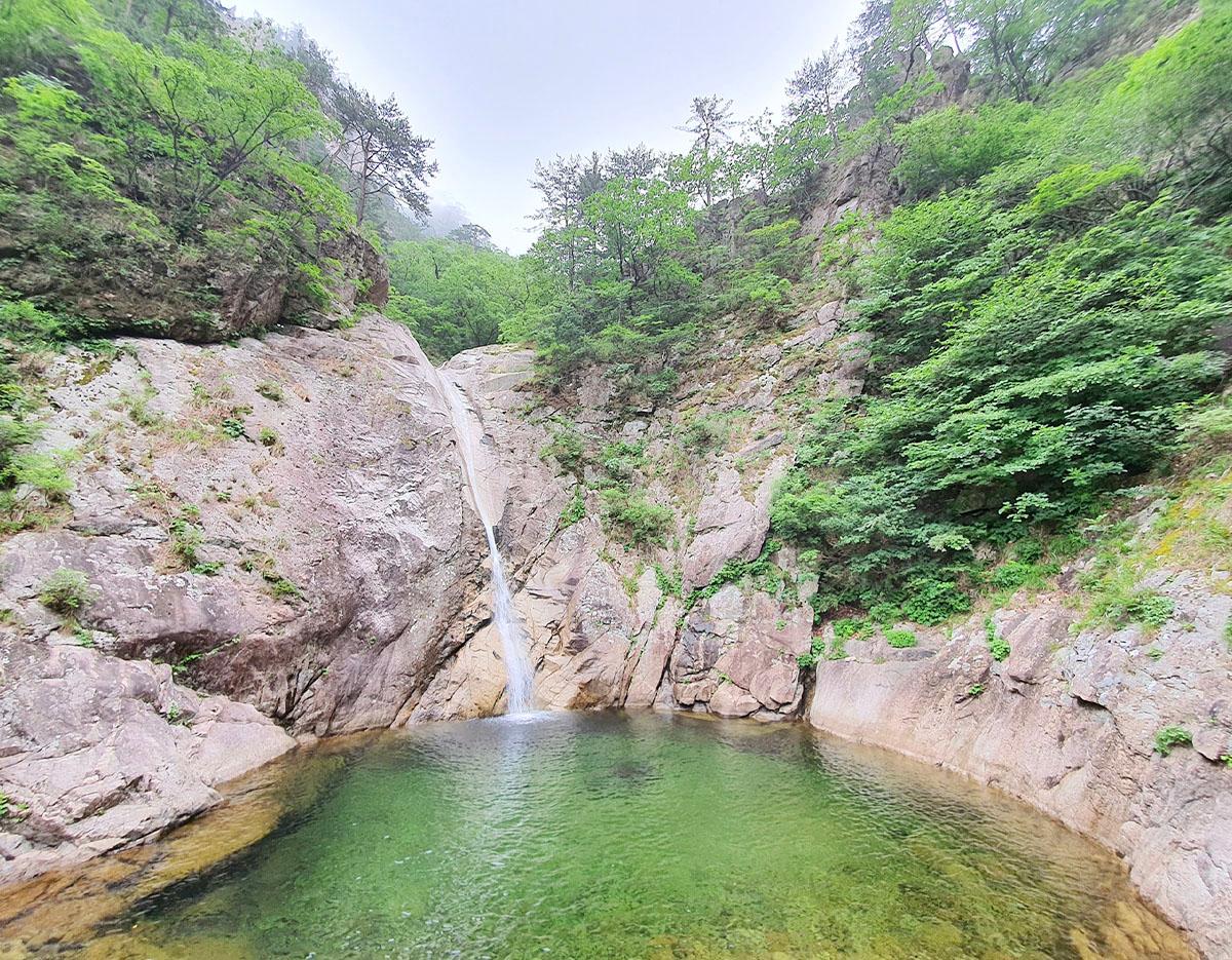 Easy Trek PKG 2, Seoraksan National Park (Explore 2 or 3 Routes)