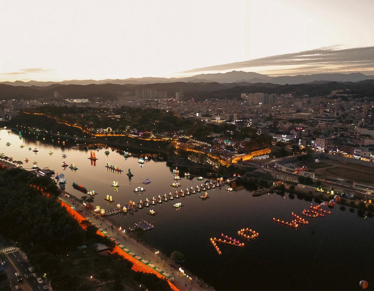 Jinju Namgang River Floating Lantern Festival