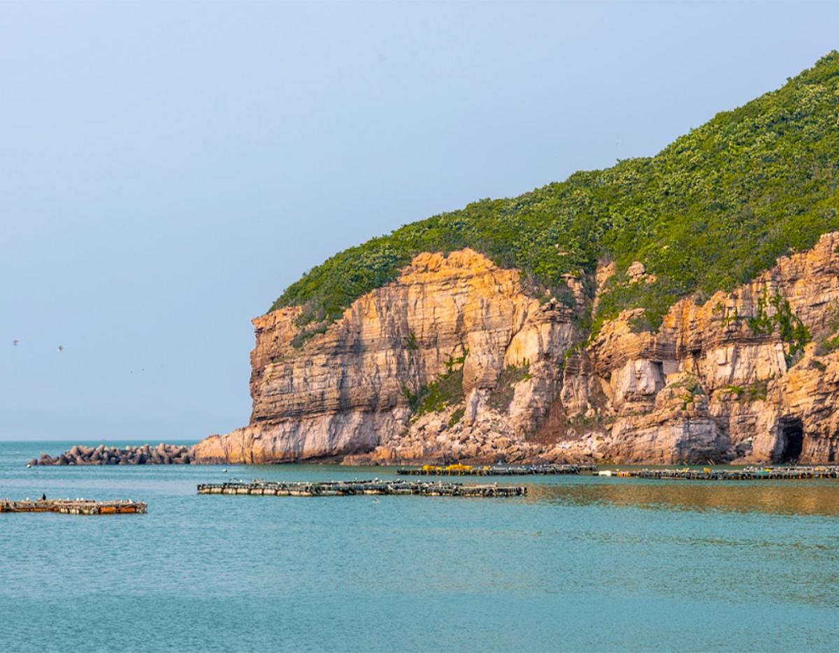 Baekryeong & Daecheong & Socheong Island 2N 3D] West Sea Northernmost Coastal Trekking / Dumunjin Cruise / Simcheonggak / Cheonan Memorial Monument / West Sea Northernmost Peak 'Samgaksan'