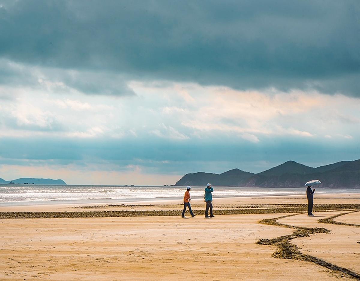 Baekryeong & Daecheong & Socheong Island 2N 3D] West Sea Northernmost Coastal Trekking / Dumunjin Cruise / Simcheonggak / Cheonan Memorial Monument / West Sea Northernmost Peak 'Samgaksan'