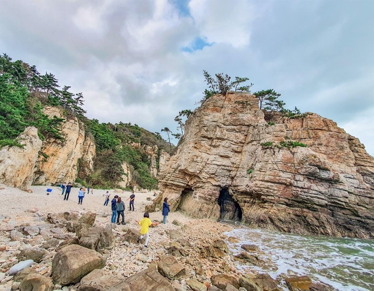 Baekryeong & Daecheong & Socheong Island 2N 3D] West Sea Northernmost Coastal Trekking / Dumunjin Cruise / Simcheonggak / Cheonan Memorial Monument / West Sea Northernmost Peak 'Samgaksan'