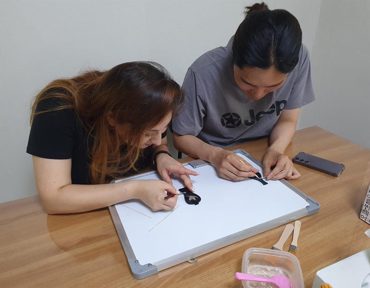 Hanji & Mother-of-Pearl(Ja Gae) Craft Making Experience Class