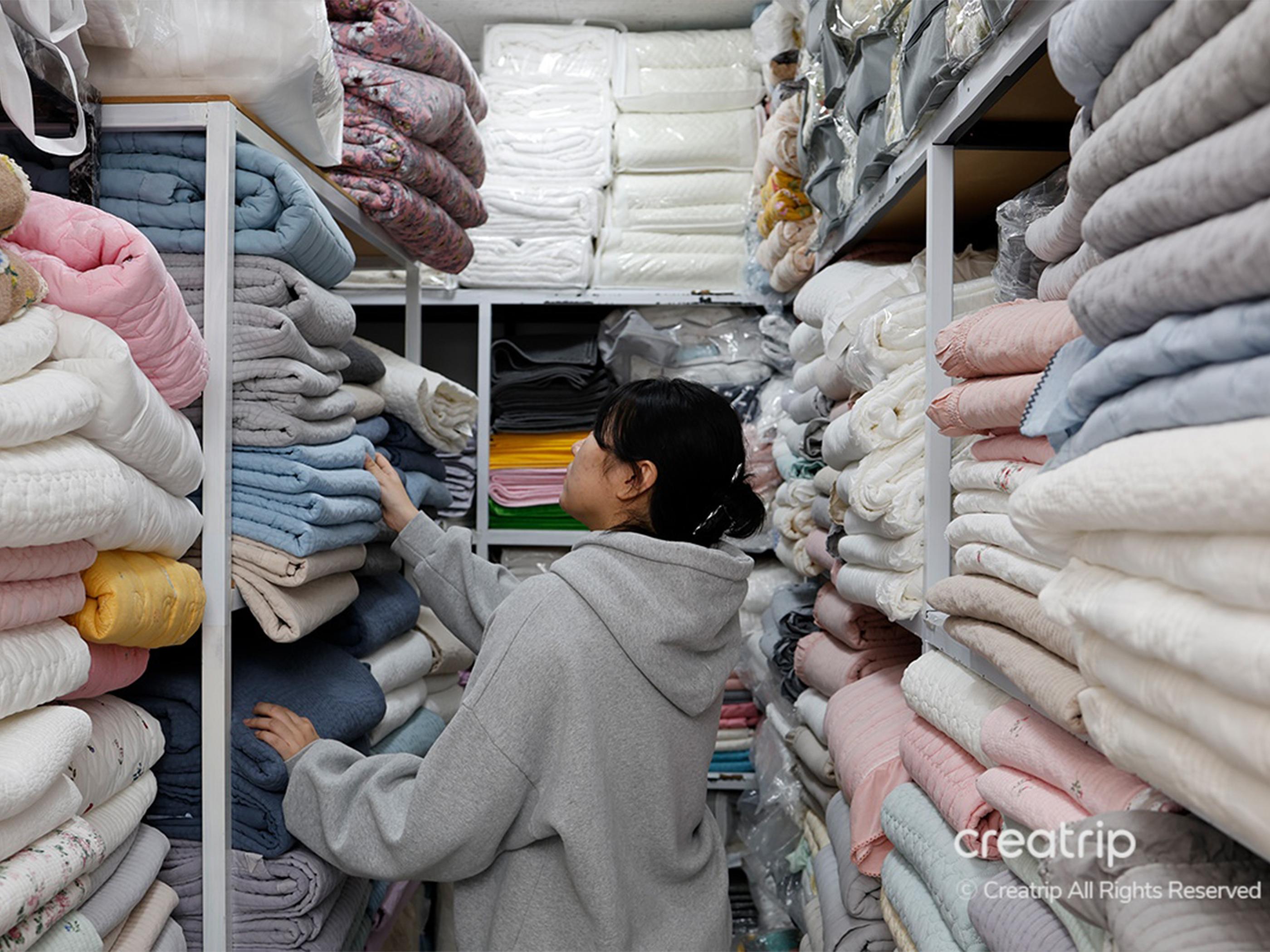 Topgol Store interior