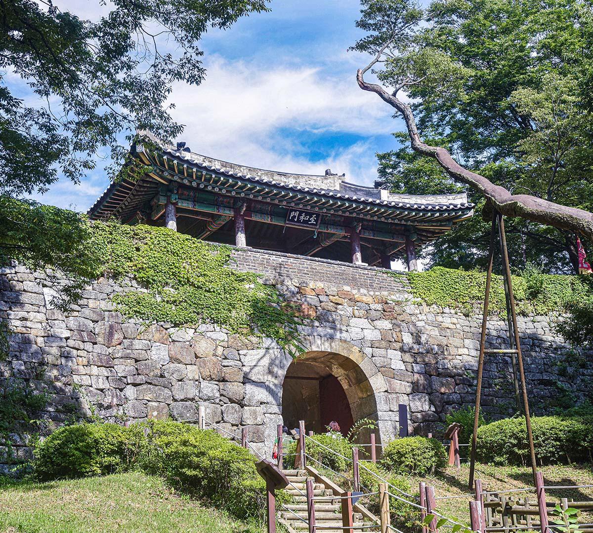 The royal tomb of King Sejong + Icheon Ceramic Art Village + Namhansanseong Fortress one day tour (EG Tour)