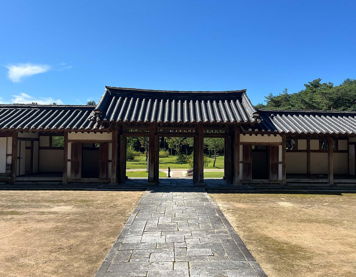 The royal tomb of King Sejong + Icheon Ceramic Art Village + Namhansanseong Fortress one day tour (EG Tour)
