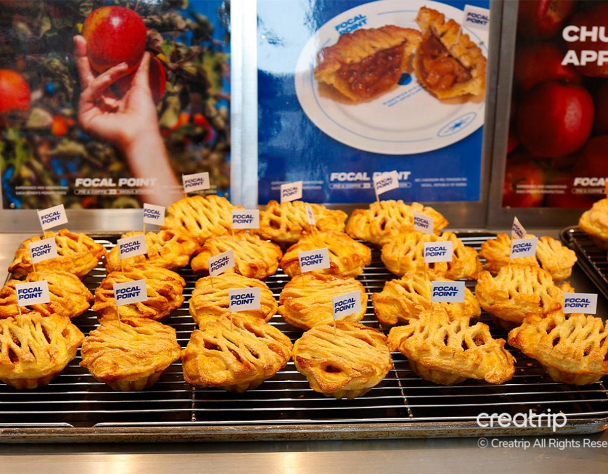 FOCAL POINT hand-made pie