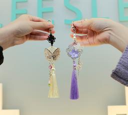 LEESLE弘大店（韩服传统挂饰DIY）
