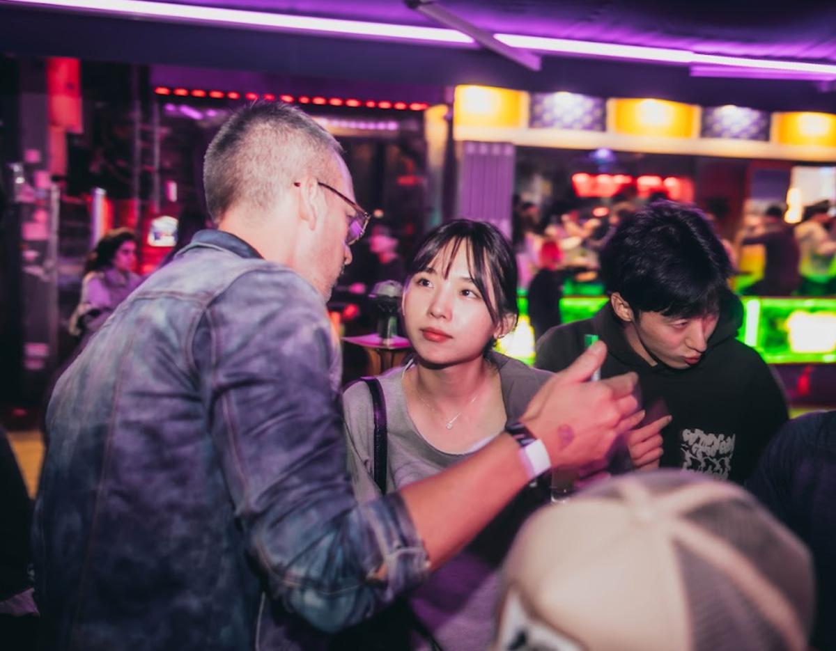 Haebangchon Hipster Street Premium Pub Crawl + Drag Show