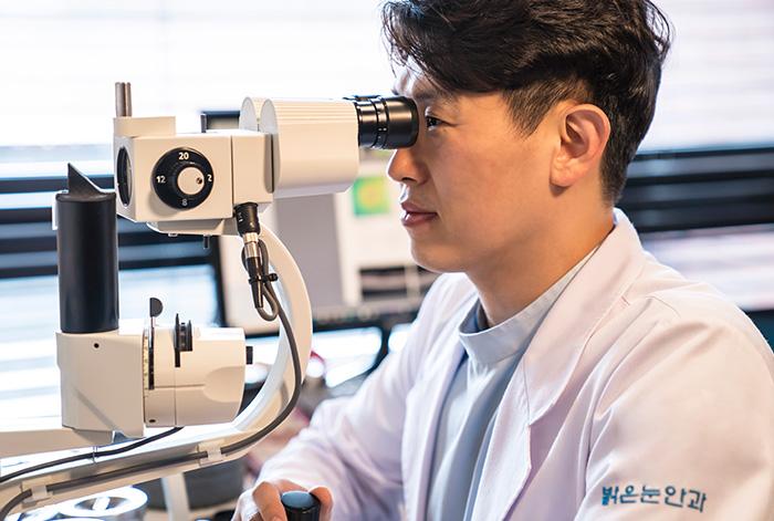 Bright Eye Clinic Singapore Private Consultation with Creatrip 2