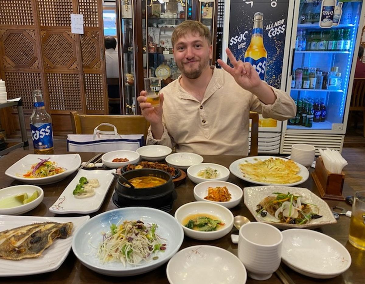 Gyeongbokgung & Insa-dong Food Tour