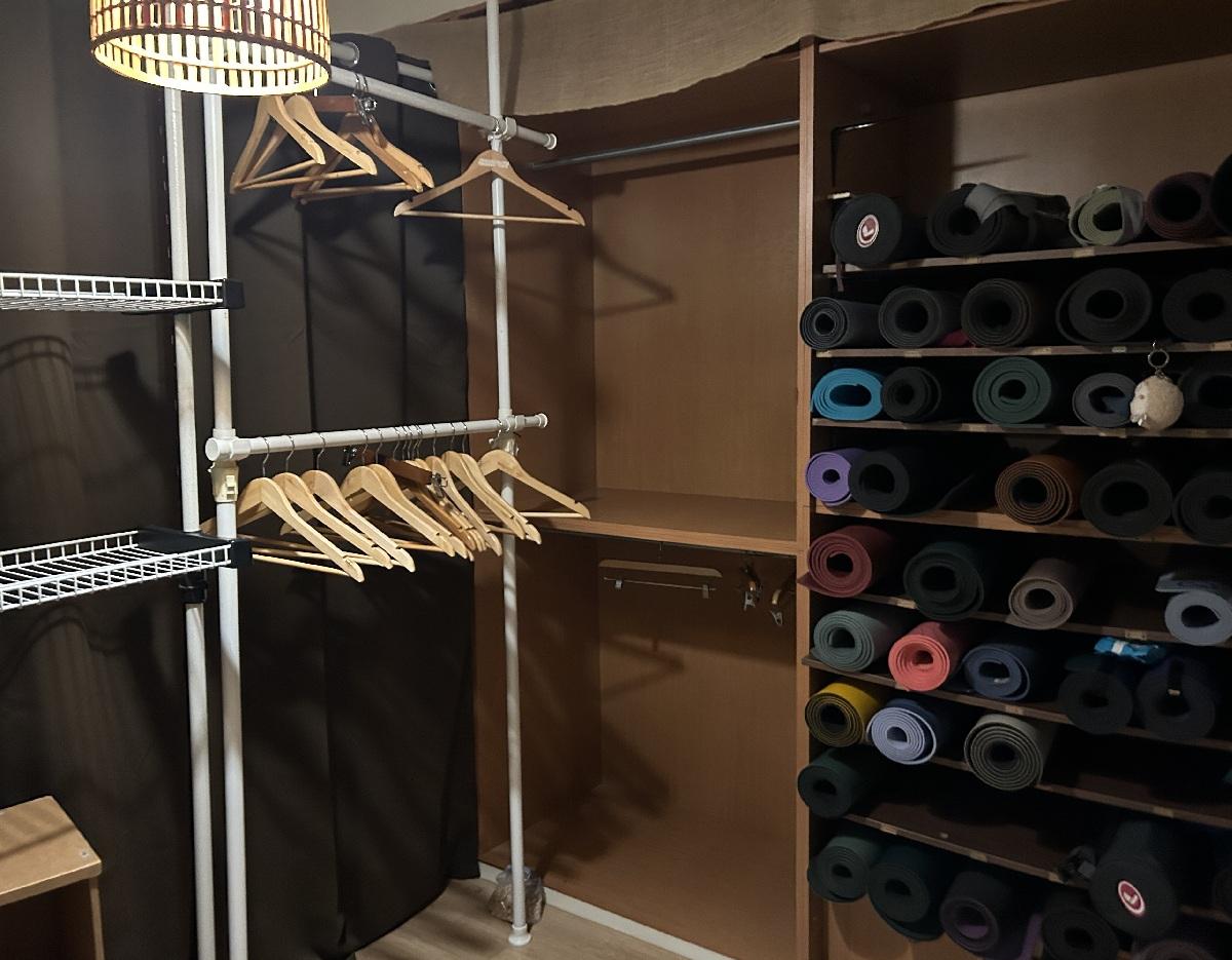 English Hatha Yoga Class